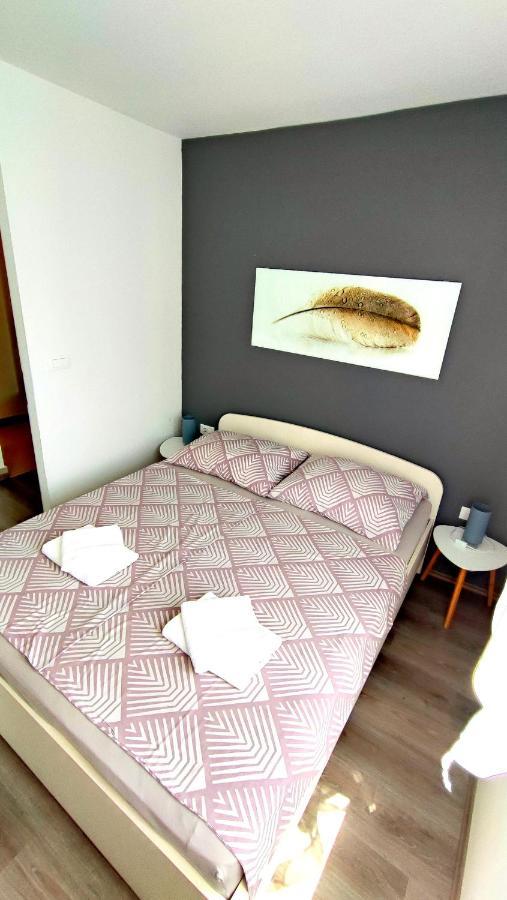 Apartment Jan 2+2 With Balcony Pula Bagian luar foto